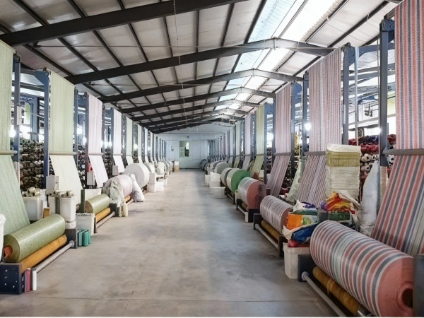 工地专用防水彩条布-高强度耐日晒建筑材料遮盖布