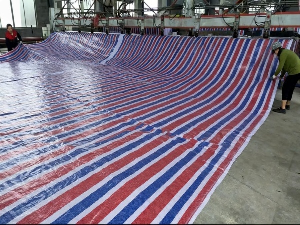 PE材质彩条布厂家-全新料防水抗老化彩条布定制